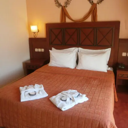 4 Epoxes Hotel 3*