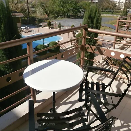 4 Epoxes Hotel Loutraki (Pella)