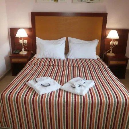 4 Epoxes Hotel 3*