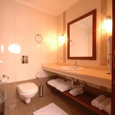 4 Epoxes فندق 3*