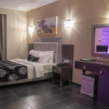 4 Epoxes Hotel