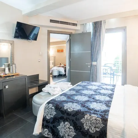 4 Epoxes Hotel 3*