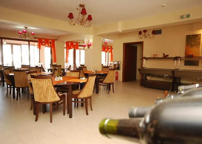 Ξενοδοχείο 4 Epoxes Káto Loutrákion