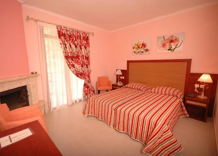 4 Epoxes Ξενοδοχείο Káto Loutrákion