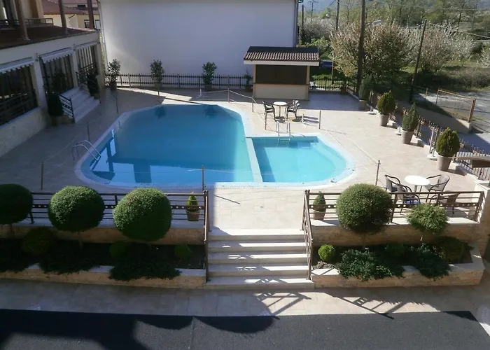 4 Epoxes Káto Loutrákion