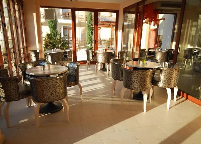 4 Epoxes 3* Káto Loutrákion