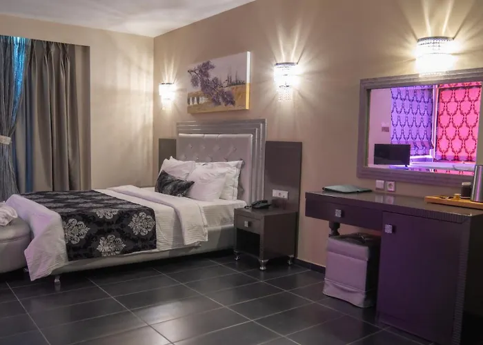 4 Epoxes Otel